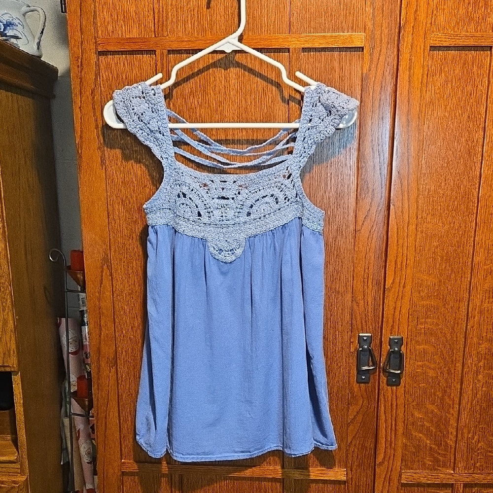 Size Small YA Crocheted Tank Blouse